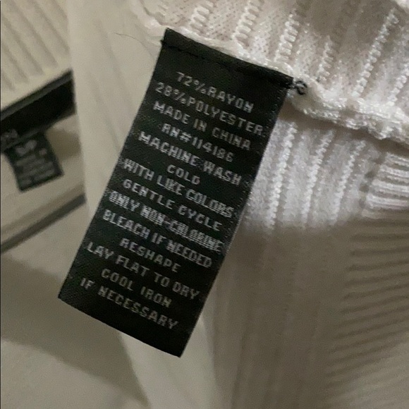 Offerme$5❗️ 89th & Madison Pure White Cardigan in size Small - Picture 4 of 4